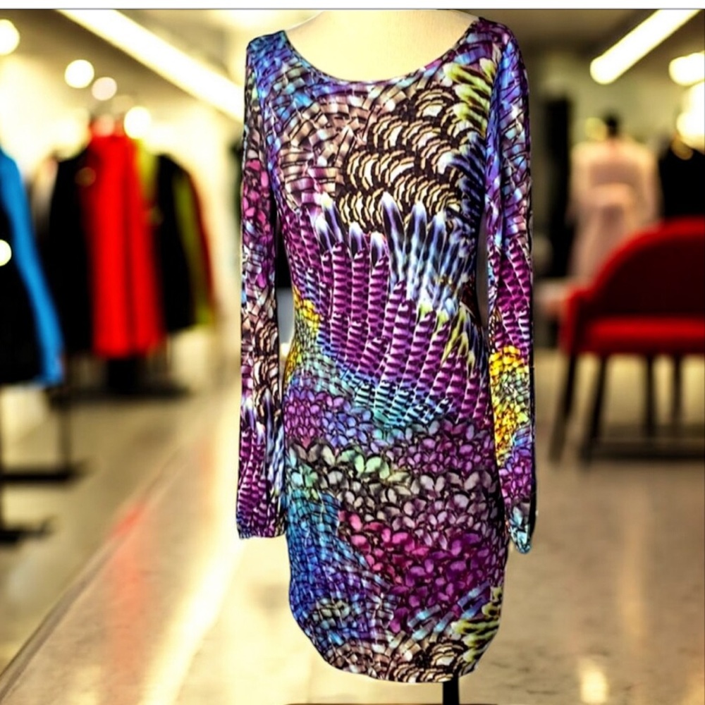 Alberto Makali Y2K Backless Mini
Dress Abstract Print 8